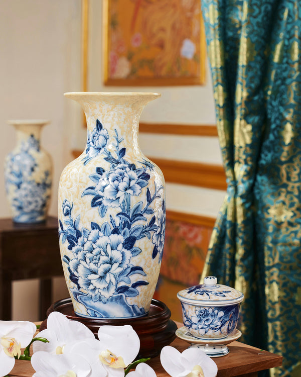 Chinese Blue and White Porcelain Vase with Famille Jaune Ground, c.1900